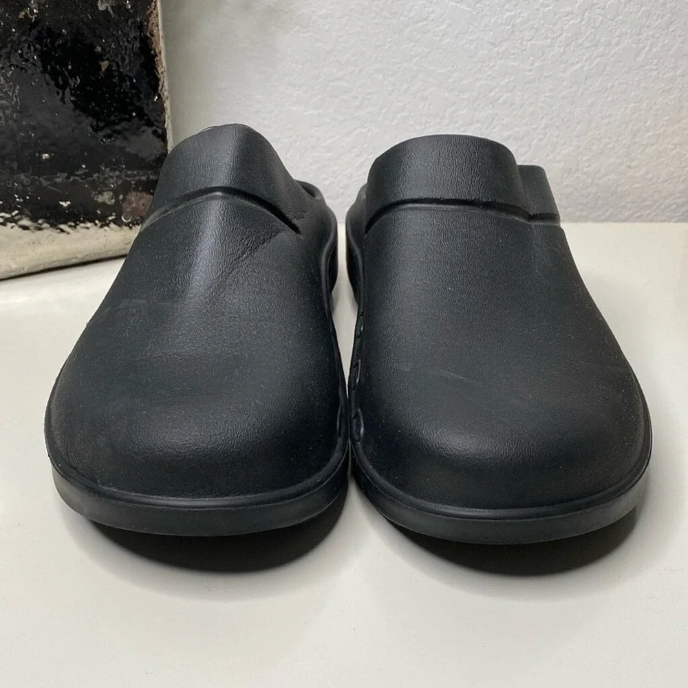 OOFOS OOCLOOG CLOG Black with Seamless‎ Design Men's 10/ Women's 12